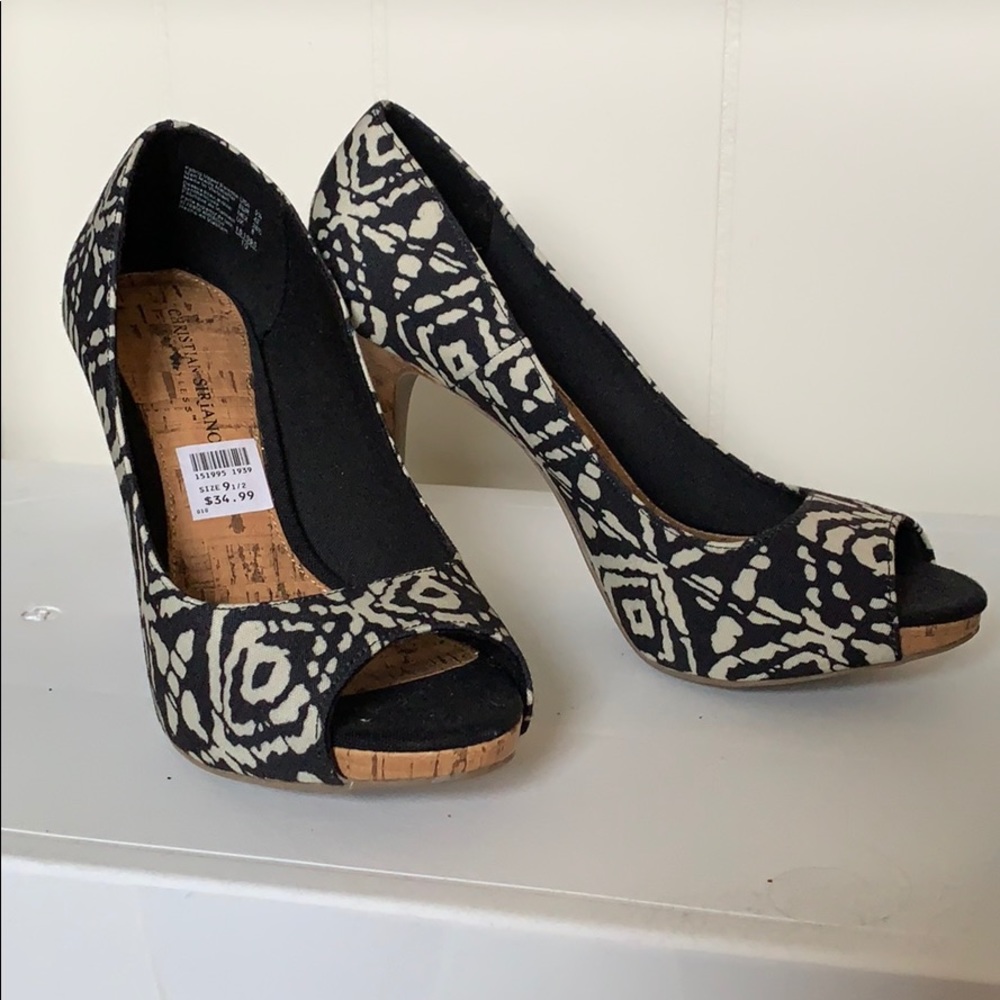 Black and Cream Peep Toe Pump